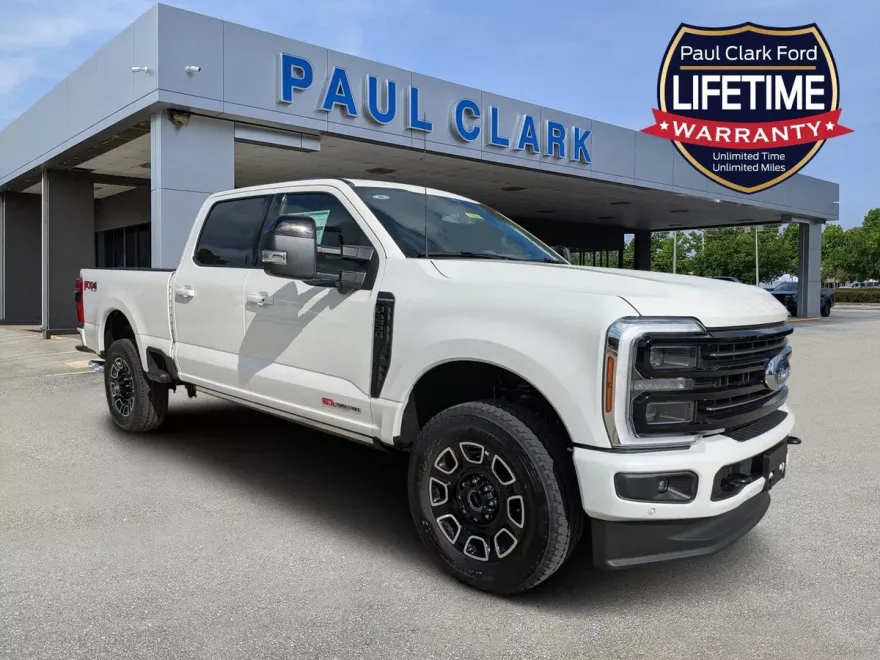 2025 Ford F-250 Platinum photo 1