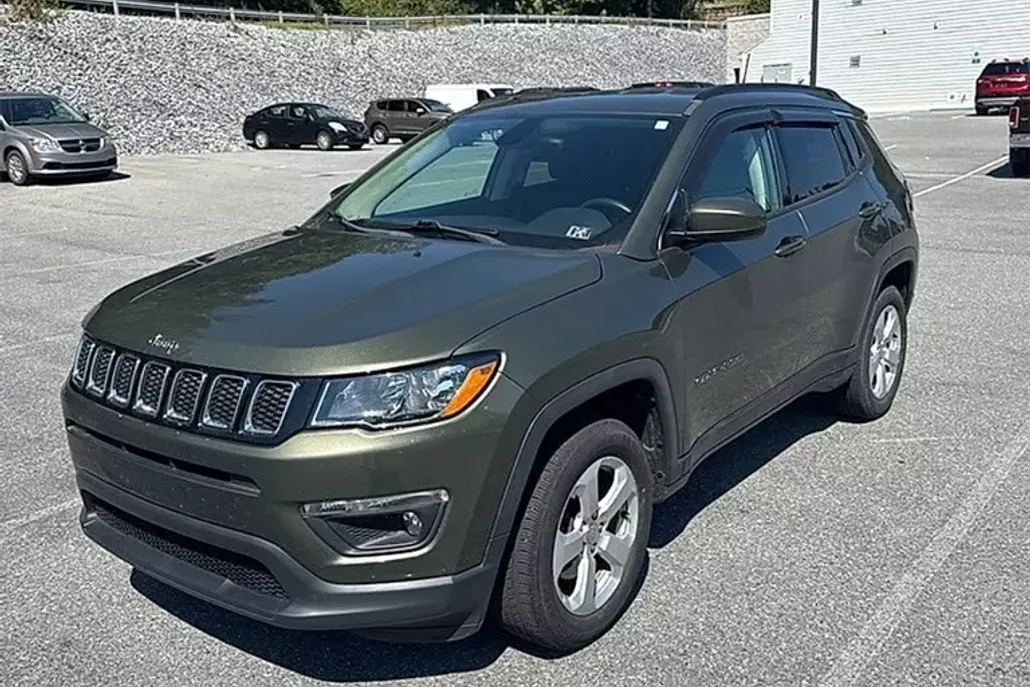 2018 Jeep Compass Latitude photo 1