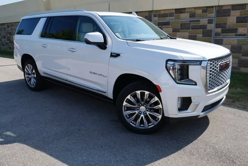 2021 Gmc Yukon XL Denali photo 1