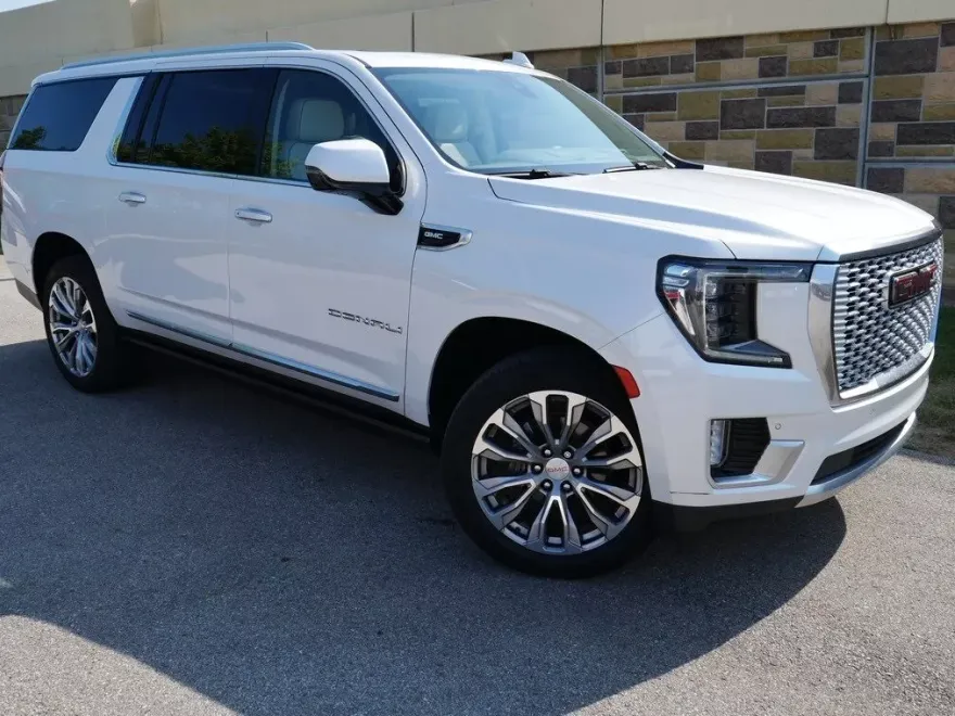 2021 Gmc Yukon XL Denali photo 1