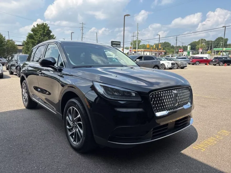2022 Lincoln Corsair Standard photo 1