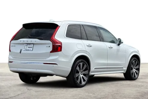 2025 Volvo XC90 Plus photo 2