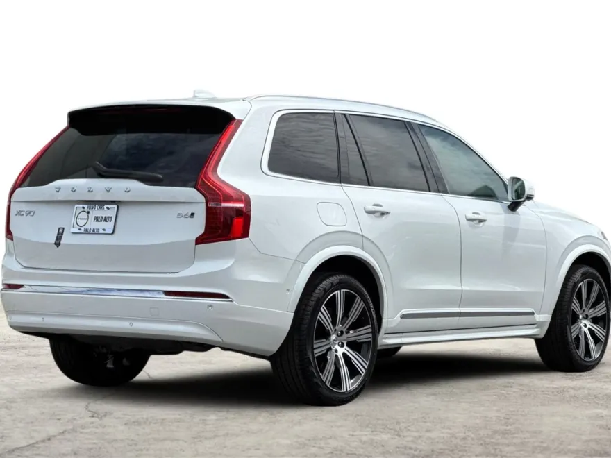 2025 Volvo XC90 Plus photo 2