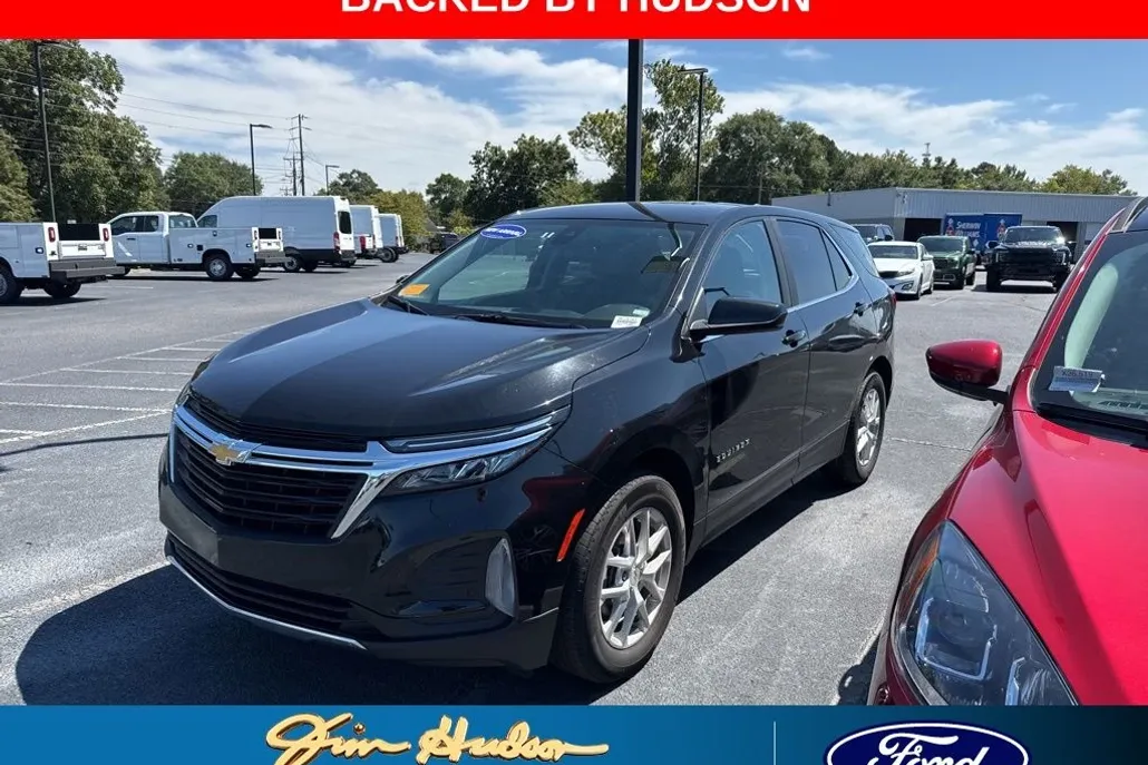 2024 Chevrolet Equinox LT photo 1