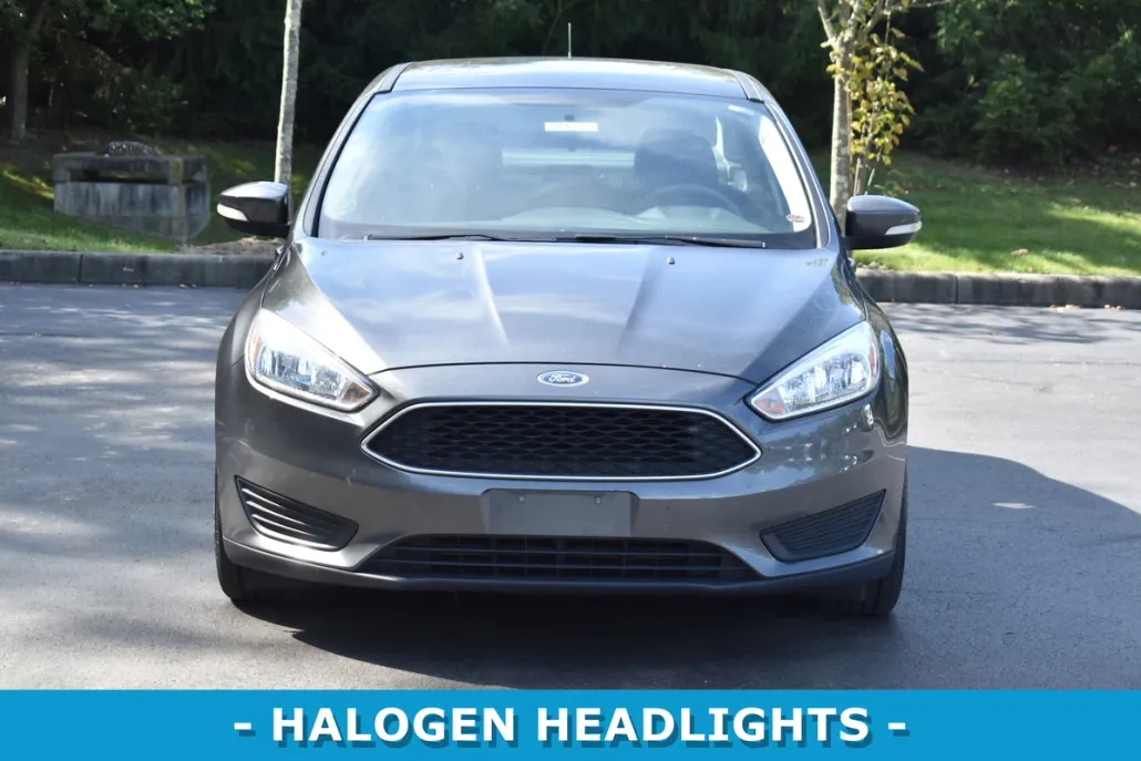 2017 Ford Focus SE photo 1