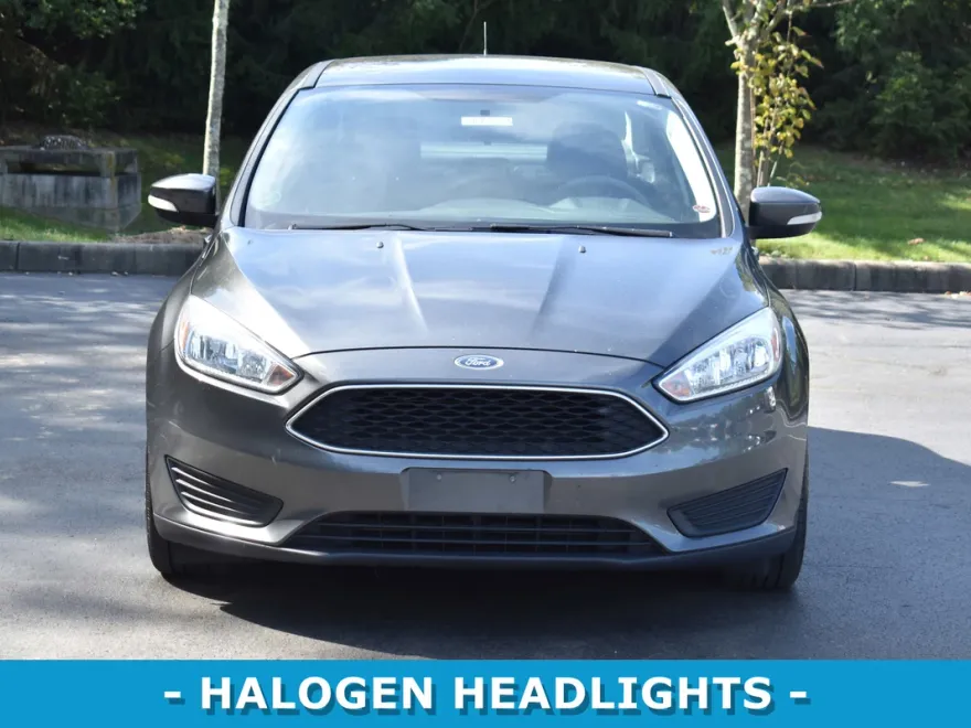 2017 Ford Focus SE photo 1