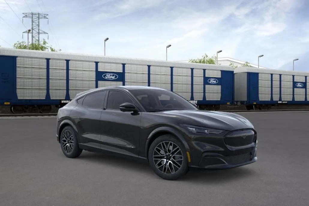 2025 Ford Mustang Mach-E Premium photo 1