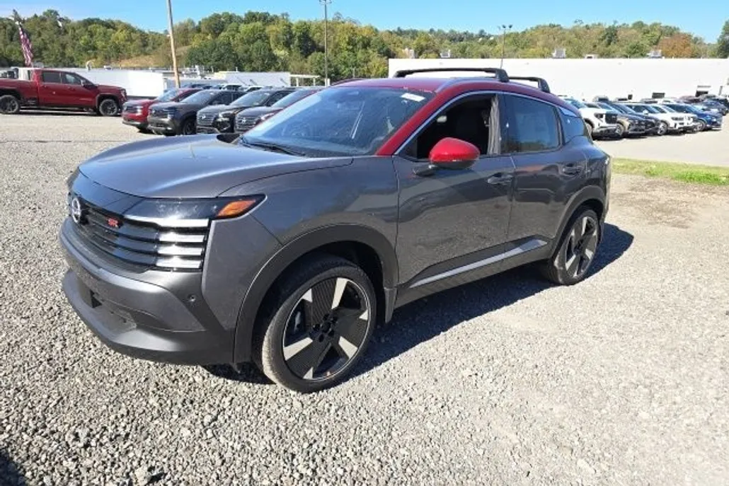 2026 Nissan Kicks SR photo 1