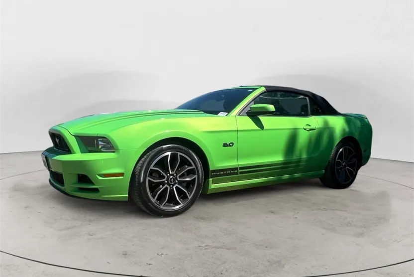 2014 Ford Mustang GT Premium photo 1