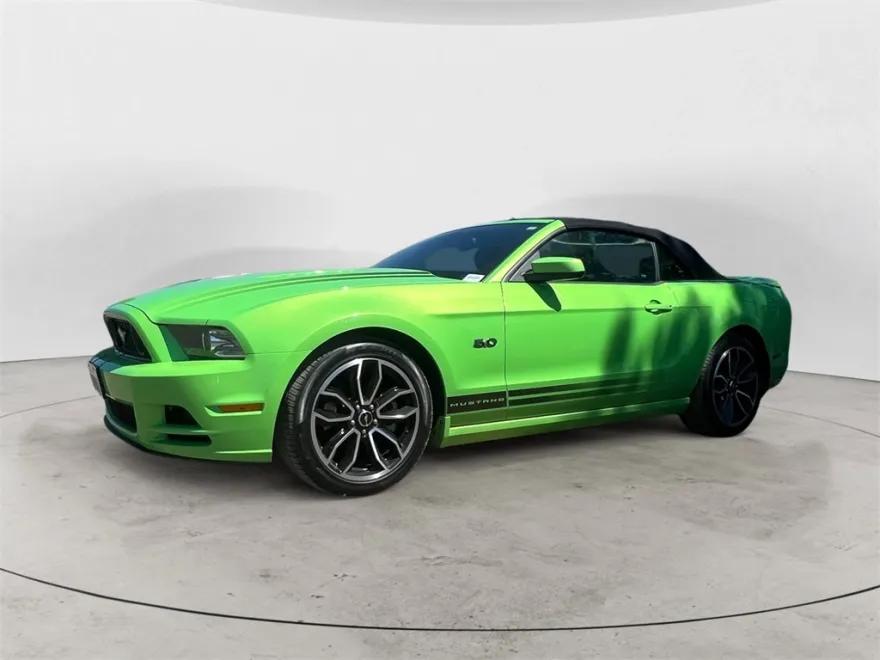 2014 Ford Mustang GT Premium photo 1