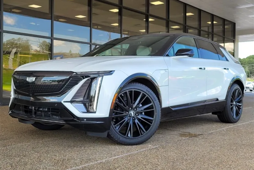 2025 Cadillac Lyriq Sport photo 1