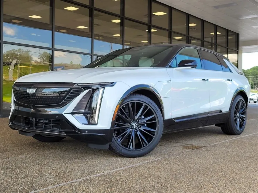 2025 Cadillac Lyriq Sport photo 1