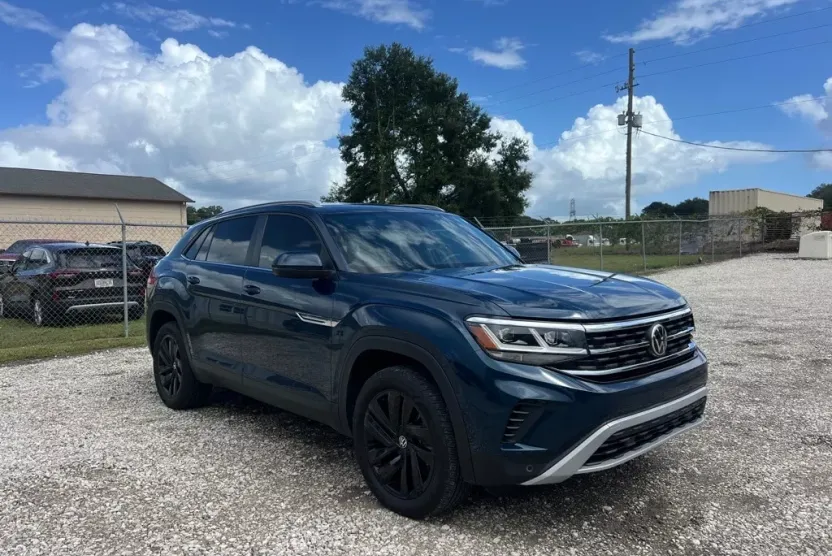 2022 Volkswagen Atlas Cross Sport V6 SE Technology photo 1