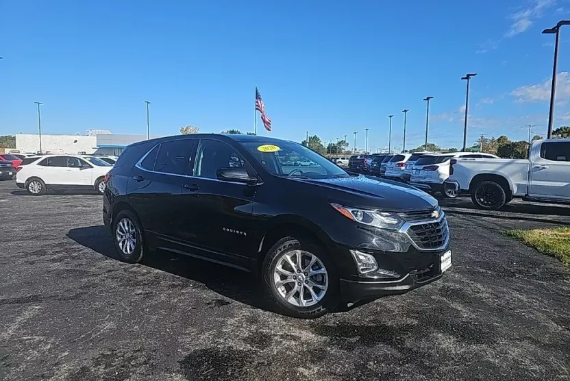 2020 Chevrolet Equinox LT photo 1