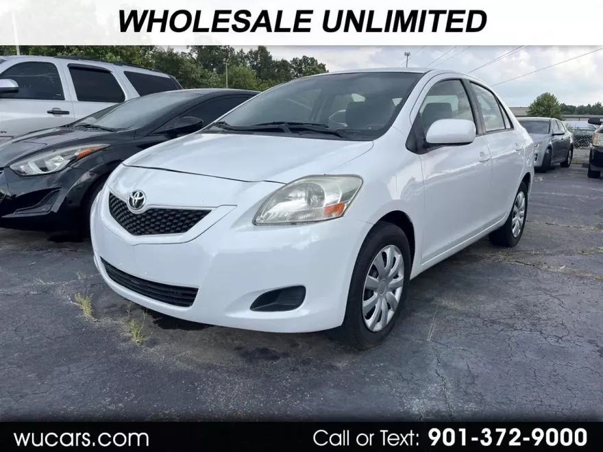 2012 Toyota Yaris photo 1