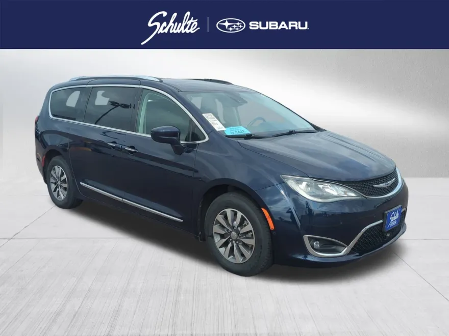 2020 Chrysler Pacifica Touring Plus photo 1