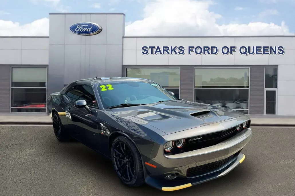 2022 Dodge Challenger R/T Scat Pack photo 1