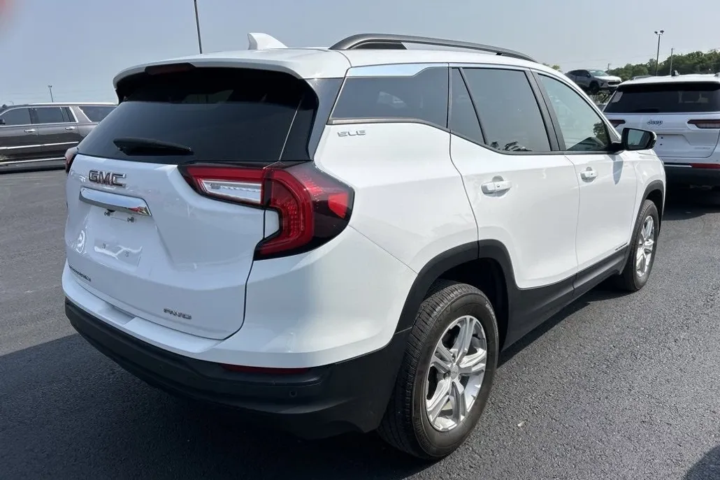 2023 Gmc Terrain SLE photo 1