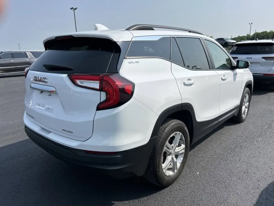 2023 Gmc Terrain SLE photo 1