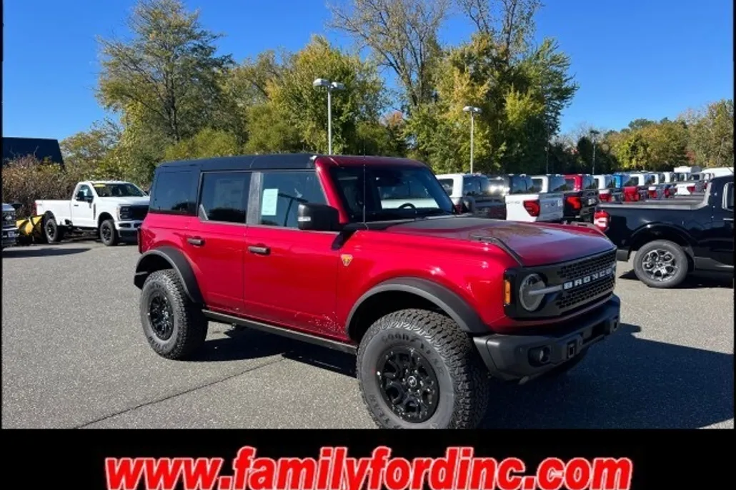 2025 Ford Bronco Badlands photo 1