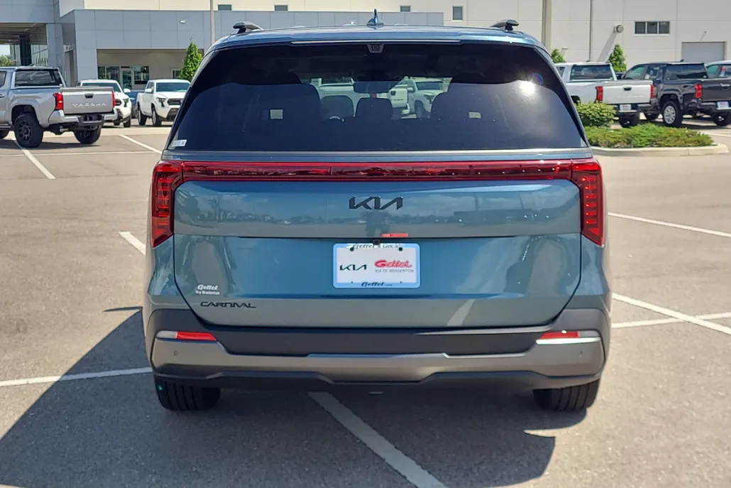 2026 Kia Carnival SX Prestige photo 1