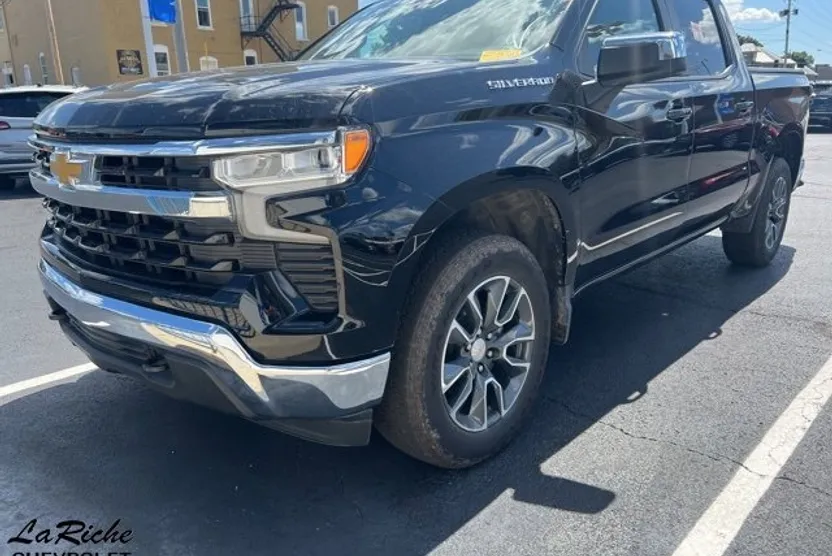 2024 Chevrolet Silverado 1500 LT photo 1
