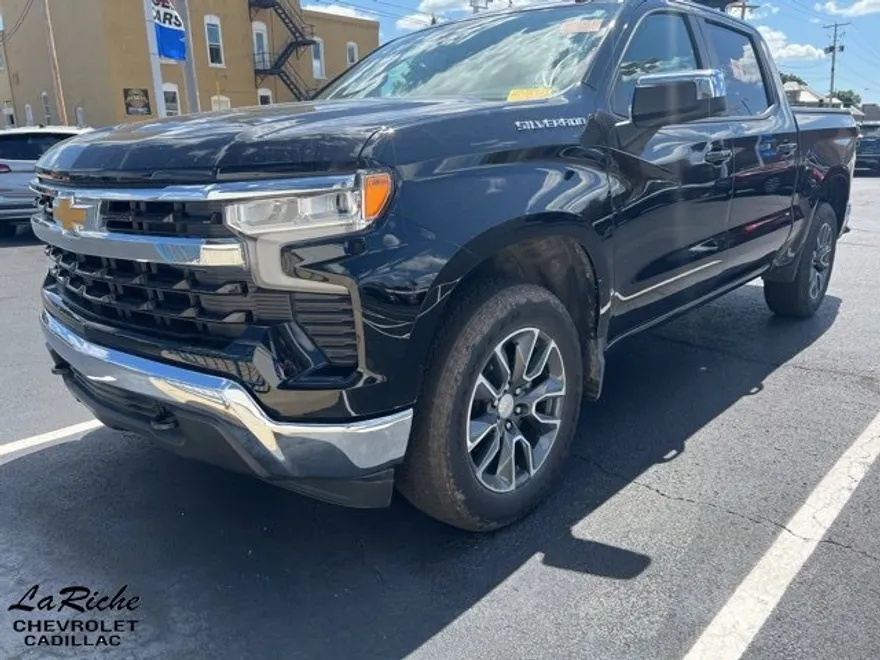 2024 Chevrolet Silverado 1500 LT photo 1