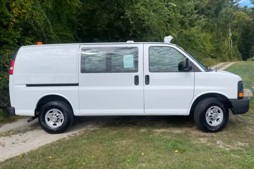 2013 Chevrolet Express 2500 Cargo Van photo 1