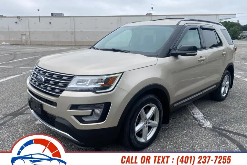 2017 Ford Explorer XLT photo 1