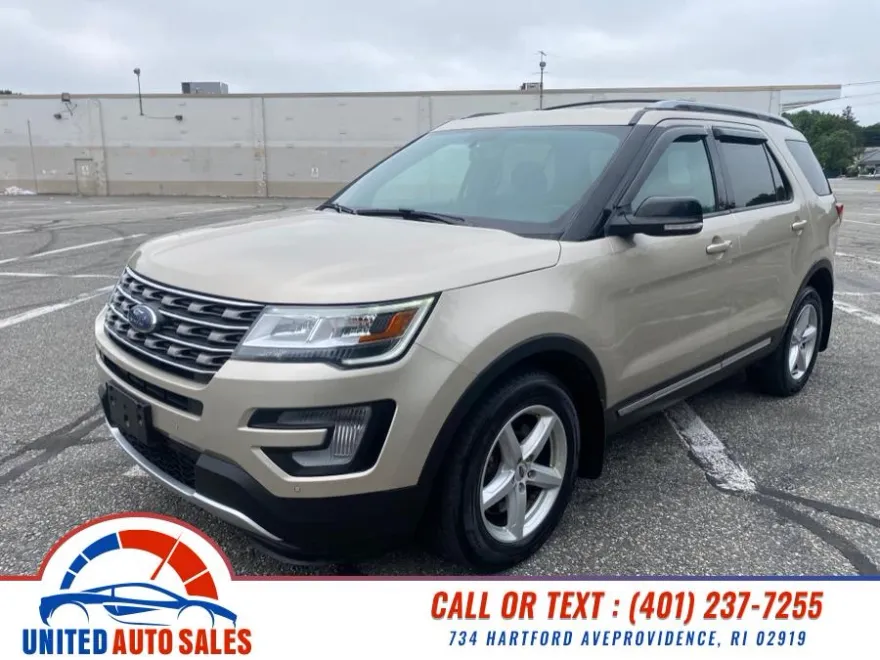 2017 Ford Explorer XLT photo 1