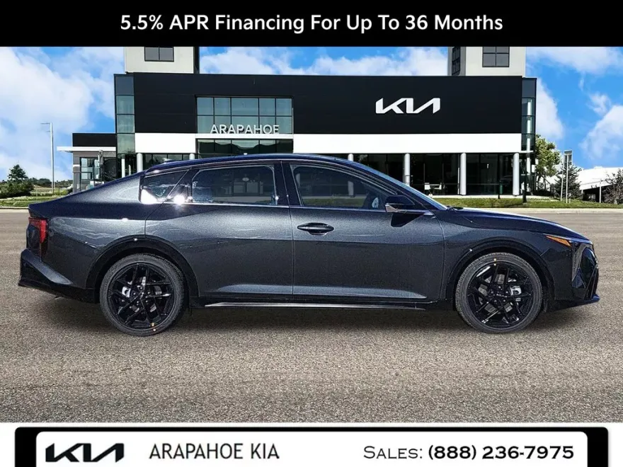 2025 Kia K4 GT-Line Turbo photo 1