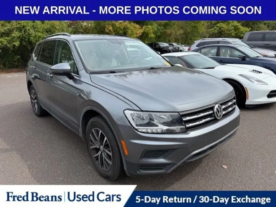 2019 Volkswagen Tiguan SEL R-Line photo 1