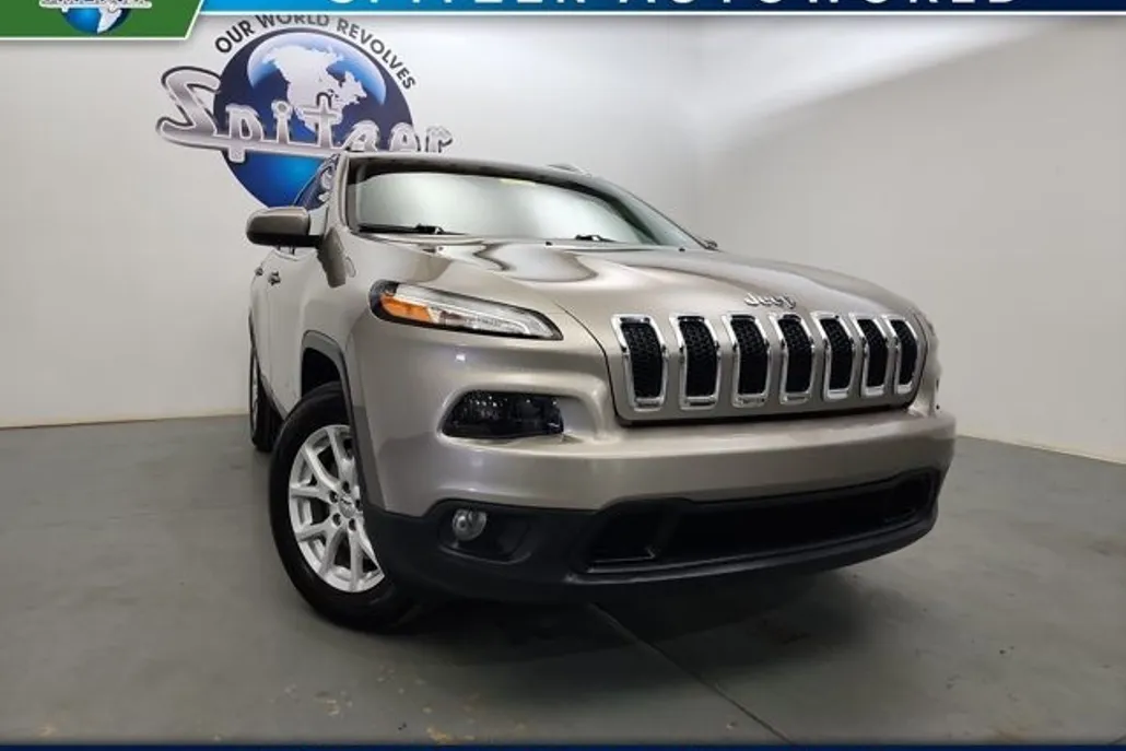 2017 Jeep Cherokee Latitude photo 1