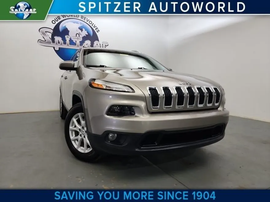 2017 Jeep Cherokee Latitude photo 1