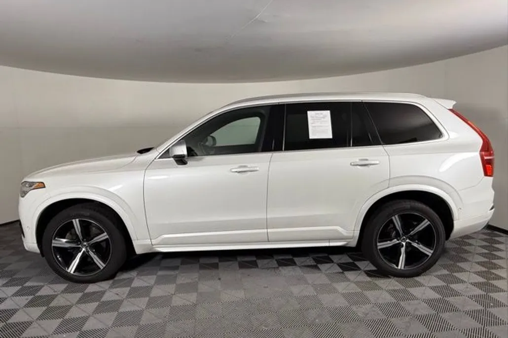 2018 Volvo XC90 T6 R-Design photo 1