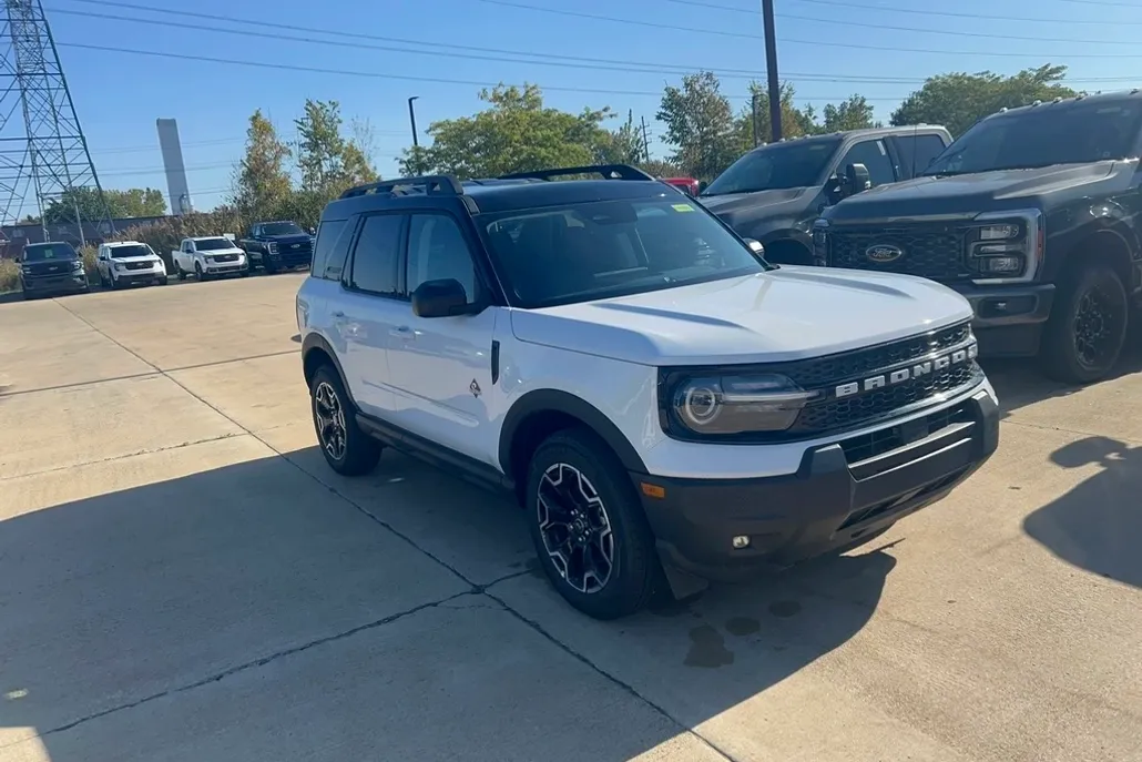 2025 Ford Bronco Sport Outer Banks photo 1