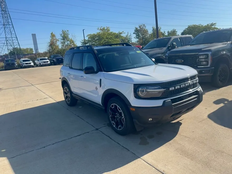 2025 Ford Bronco Sport Outer Banks photo 1