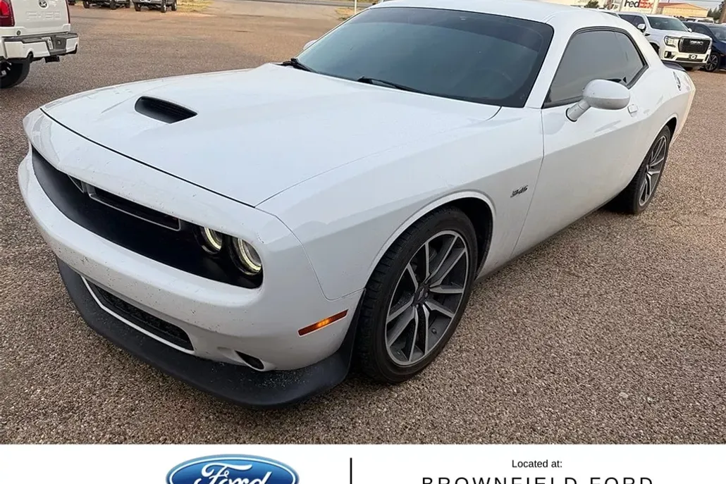 2023 Dodge Challenger R/T photo 1