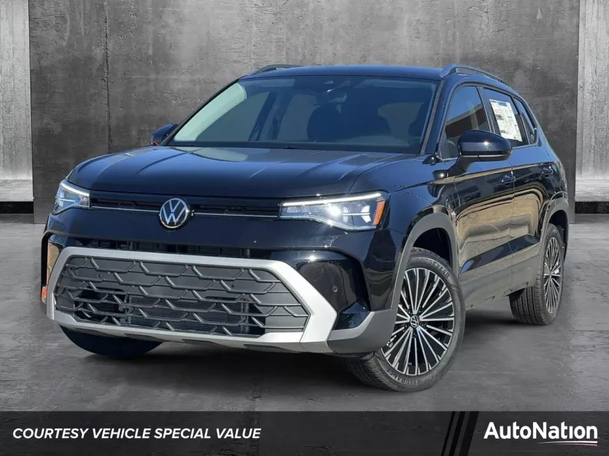 2025 Volkswagen Taos SE photo 1