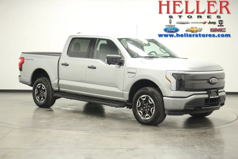 2023 Ford F-150 Lightning XLT photo 1