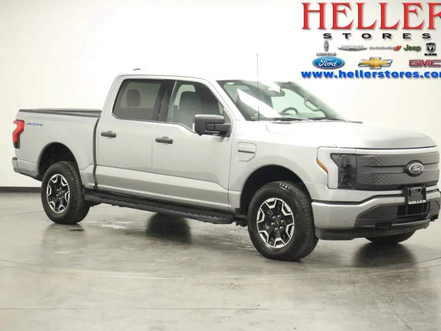 2023 Ford F-150 Lightning XLT photo 1