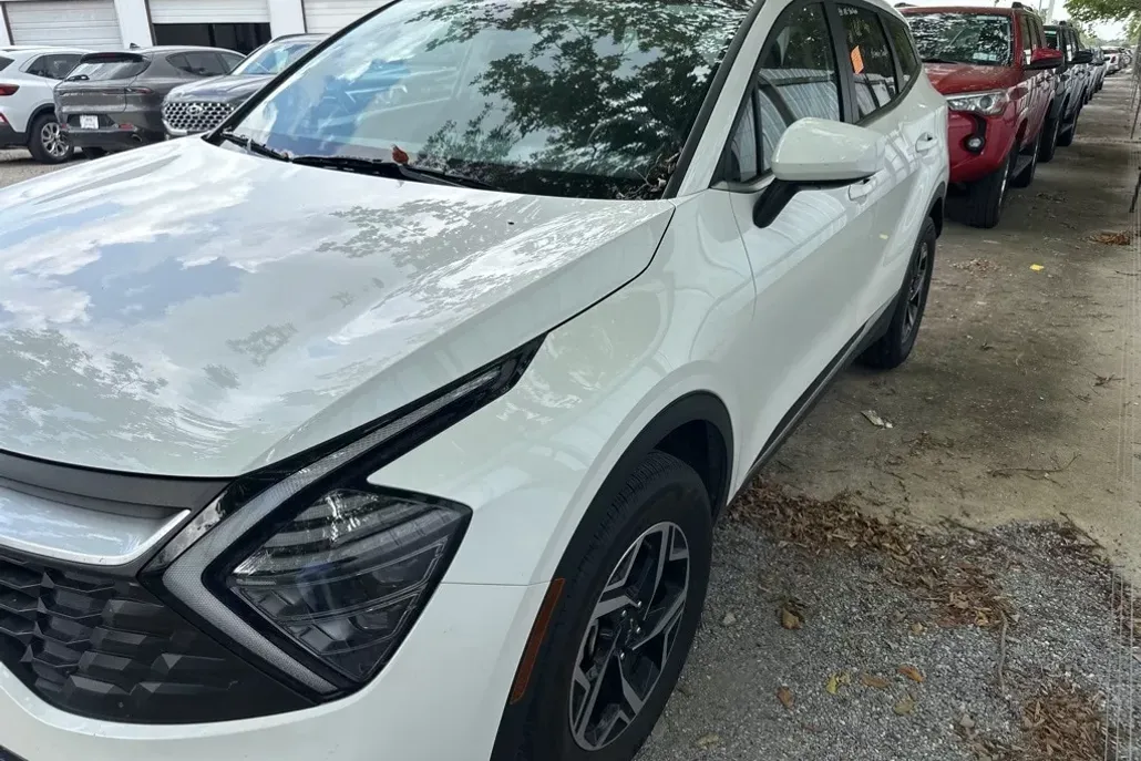 2024 Kia Sportage LX photo 1