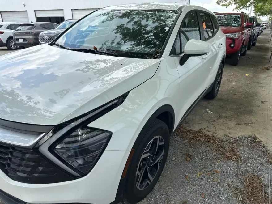 2024 Kia Sportage LX photo 1