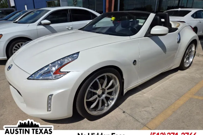 2016 Nissan 370Z Touring photo 1