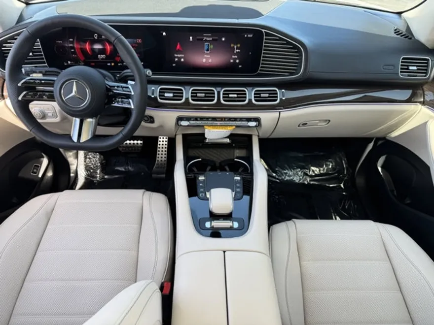 2026 Mercedes Benz GLS 450 4MATIC photo 1