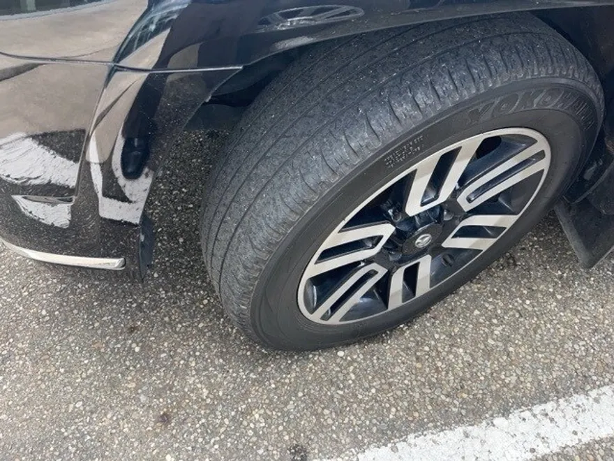 2023 Toyota 4Runner Limited photo 1