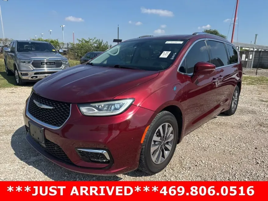 2021 Chrysler Pacifica Hybrid Touring L photo 1