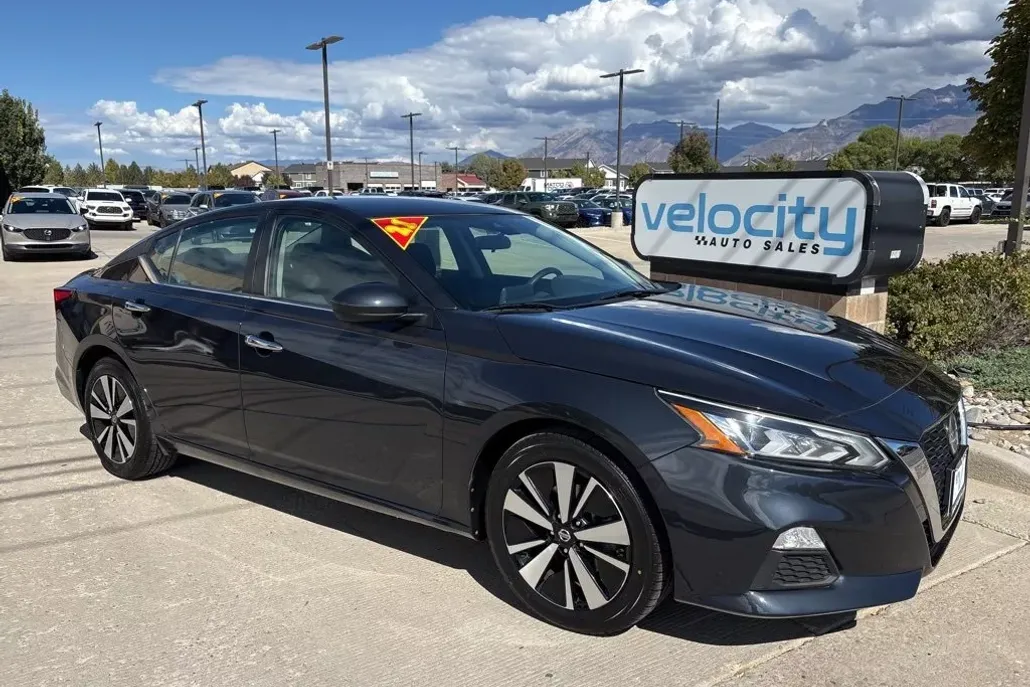 2021 Nissan Altima 2.5 SV photo 1