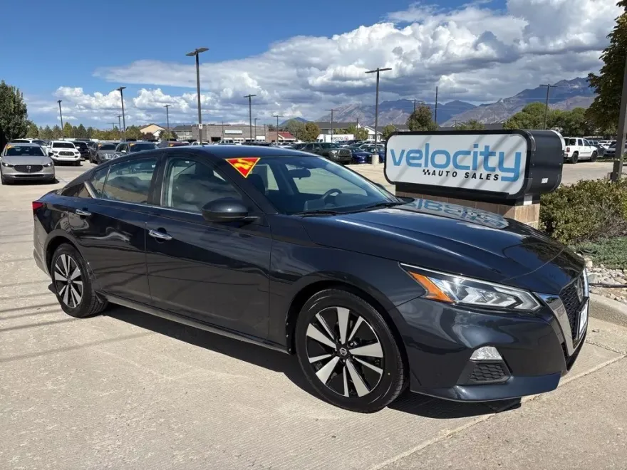 2021 Nissan Altima 2.5 SV photo 1