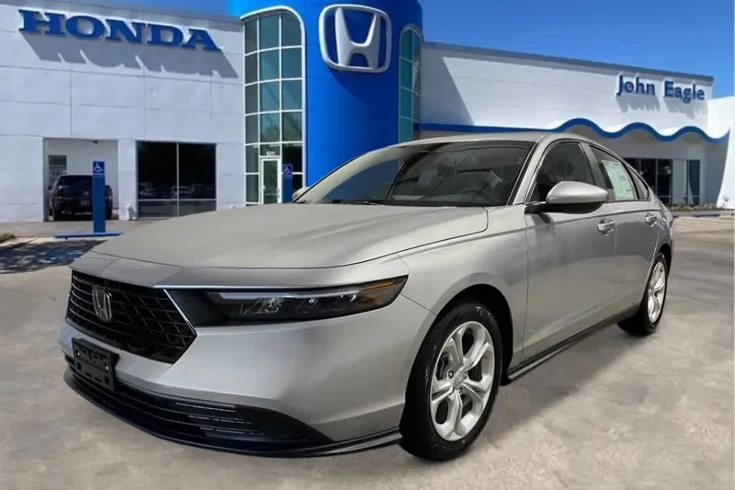 2025 Honda Accord LX photo 1